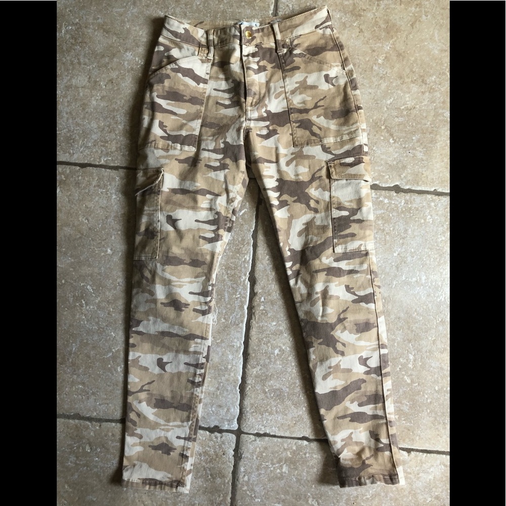 Hollister High-Rise Super Skinny camo pants